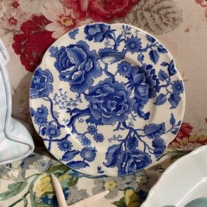 Chippendale Luncheon Plate - Classic English Blue and White Floral